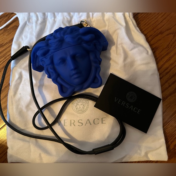 Versace 'La Medusa' AirPods Pro case NEW (AUTHENTIC) - Picture 13 of 13